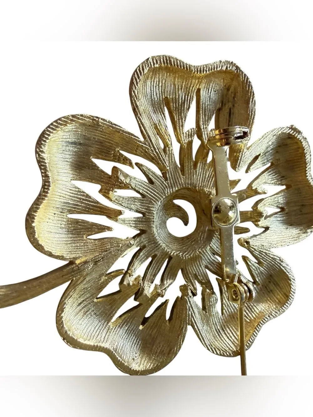 Vintage 1960’s Gold Tone Chunky Brooch Pin